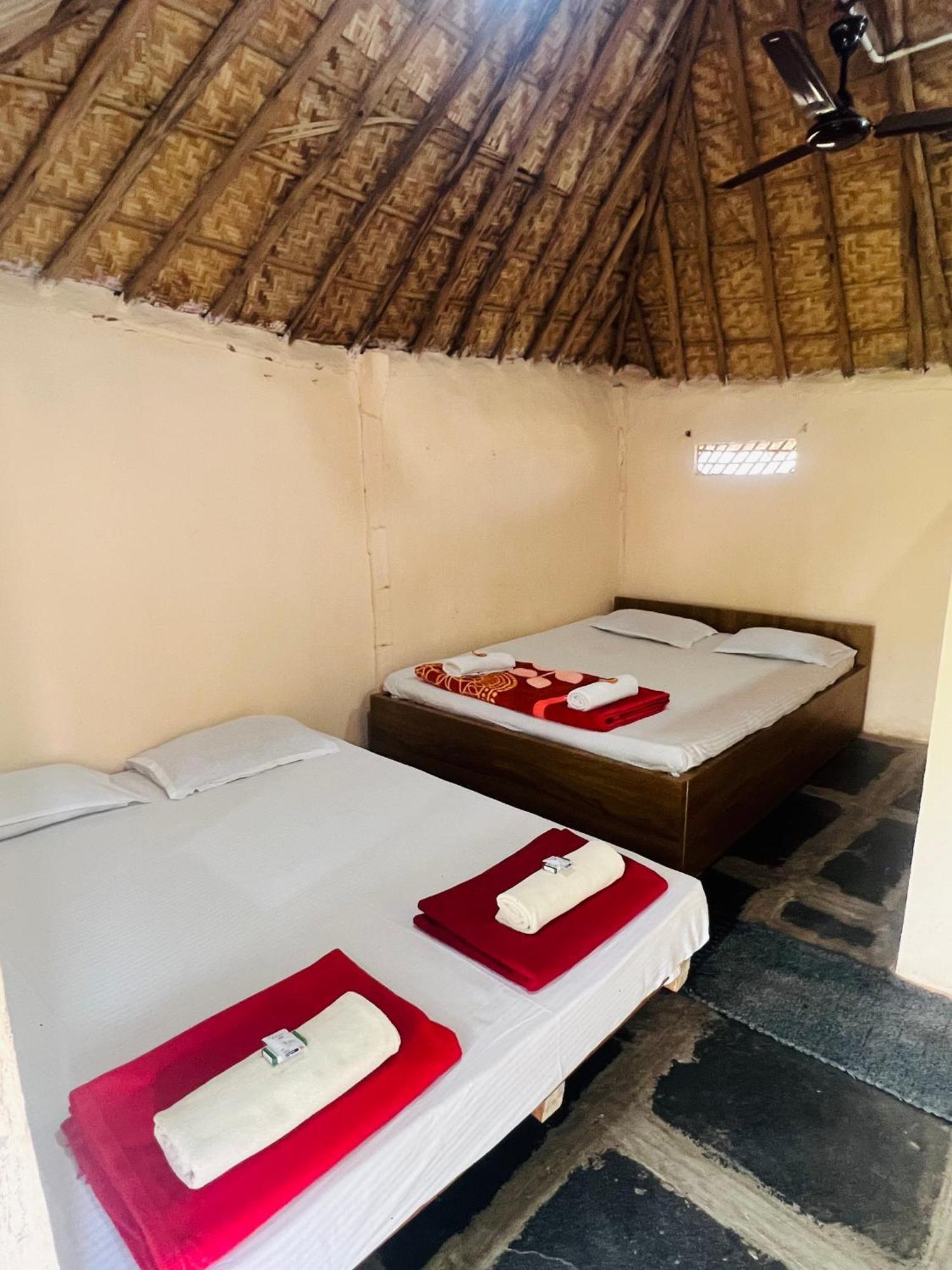 Guest house Hippie Land Nature Hampi